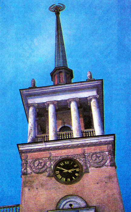Часы башенные. 70-е годы XX в., изготовлены группой инженеров под руководством П.В. Курдюкова
