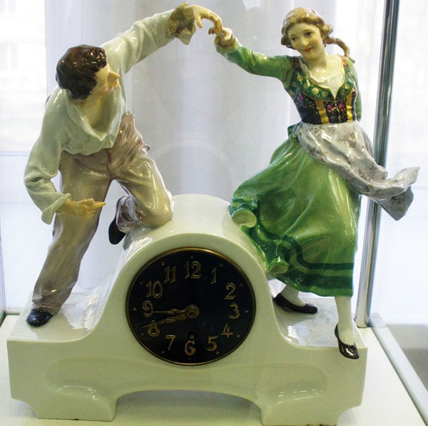 Часы каминные "Пастораль". Германия, конец XIX в. Фарфор, роспись
