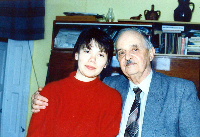 В гостях у художника Л.П. Лазаревой. 27 февраля 1994 года
