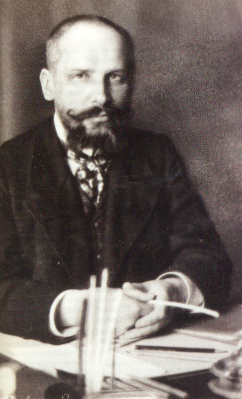 1907 г.  ПА. Столыпин в его кабинете в Зимнем дворце
