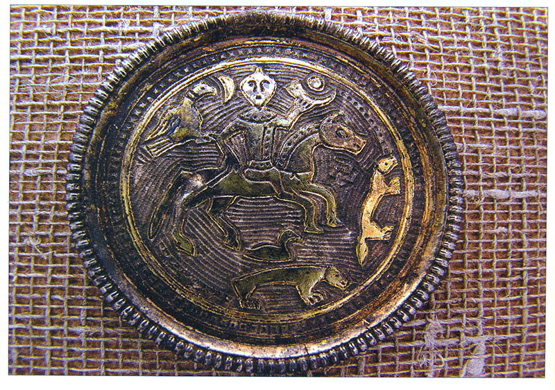 Восточные монеты, серебряные украшения и ритуальные предметы из Пермского края
