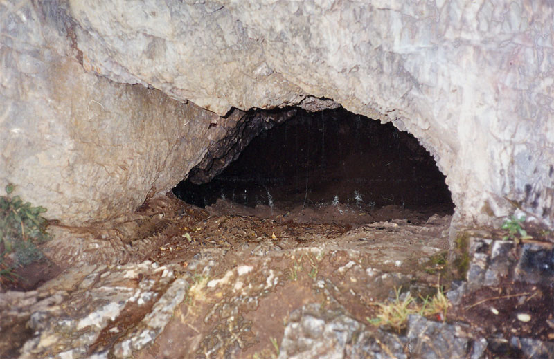 Вход в Барсуковскую пещеру
