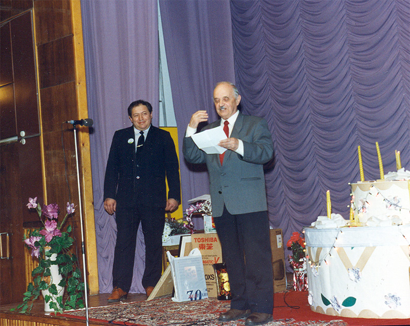 Выступление Ю. Магалифа и С. М. Венцимерова (журналист, поэт, лауреат литературных премий) на праздновании 10-летнего юбилея санатория «Тогуч
