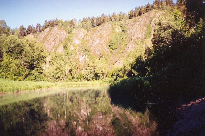 Панорама Бердских скал с южной стороны по правому берегу реки
