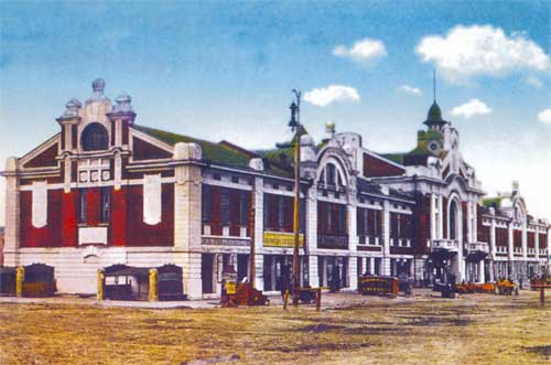 Городской торговый корпус. Красный проспект, 23. Фото 1911-1915 гг.
